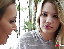 Tanya Tate & Kenna James Mom Nipper Game