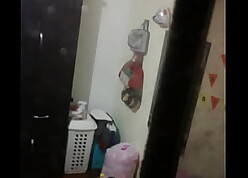 Pareja de lesbianas complaci&eacute;ndose mutuamente (parte 2)